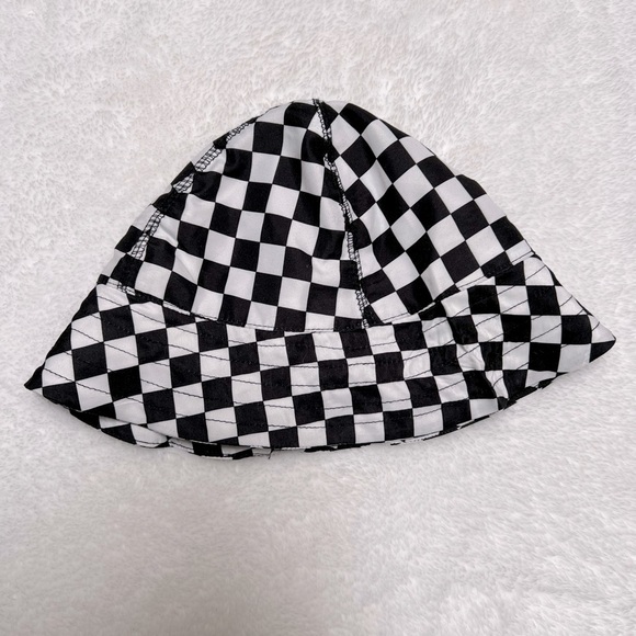 Toddler bucket hat sun hat checkerboard print checker like new 3T - Picture 1 of 4